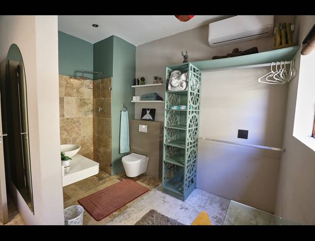 5 BEDROOM FREEHOLD TO LET IN NEWLANDS